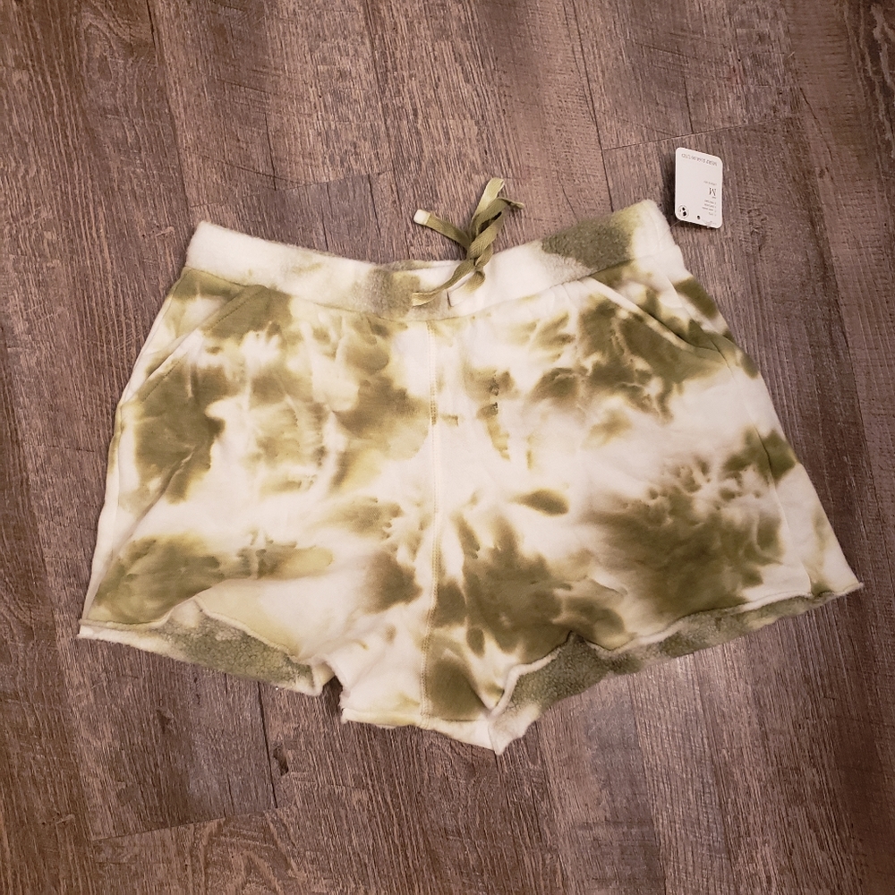 Free People Kelly Washed Tie Dye Short Set in Army Combo Size Medium Women NWT - Picture 3 of 5